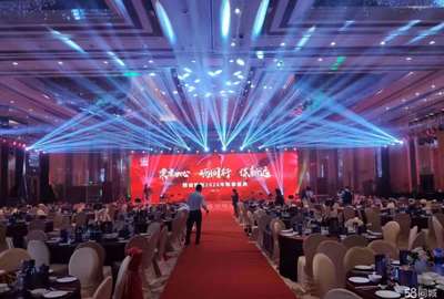 慶典用品租賃服務(wù) 一站式搭建燈光音響、桌椅與舞臺